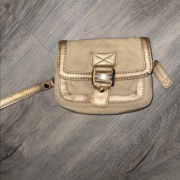 Michael Kors Gold Nylon Wristlet Wallet Bag Snap Zipper - Picture 1 of 4